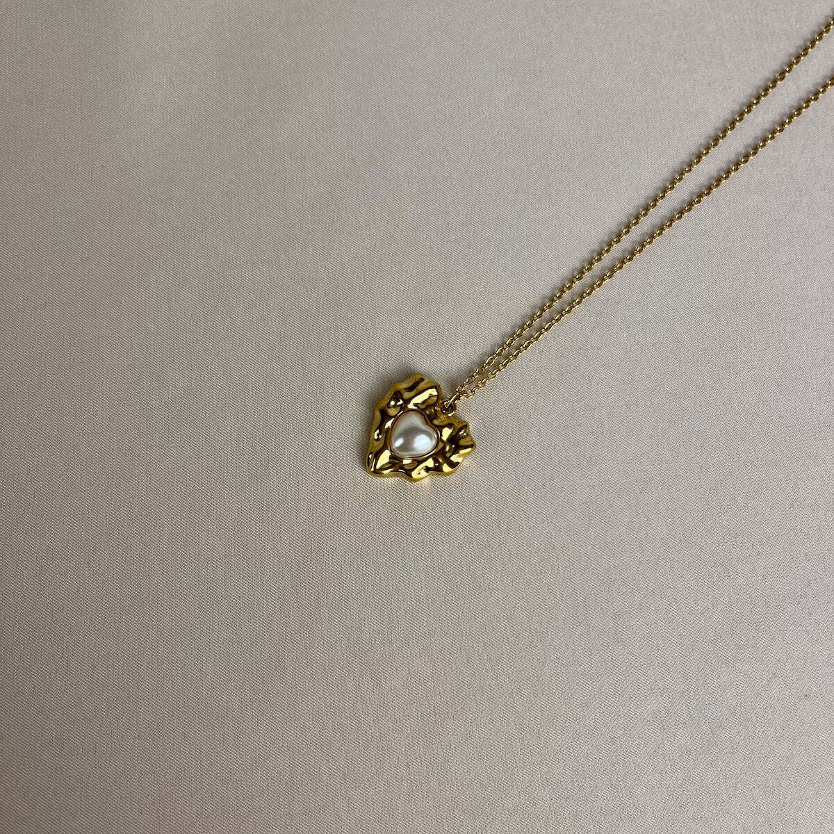 Lustrous Heart Necklace