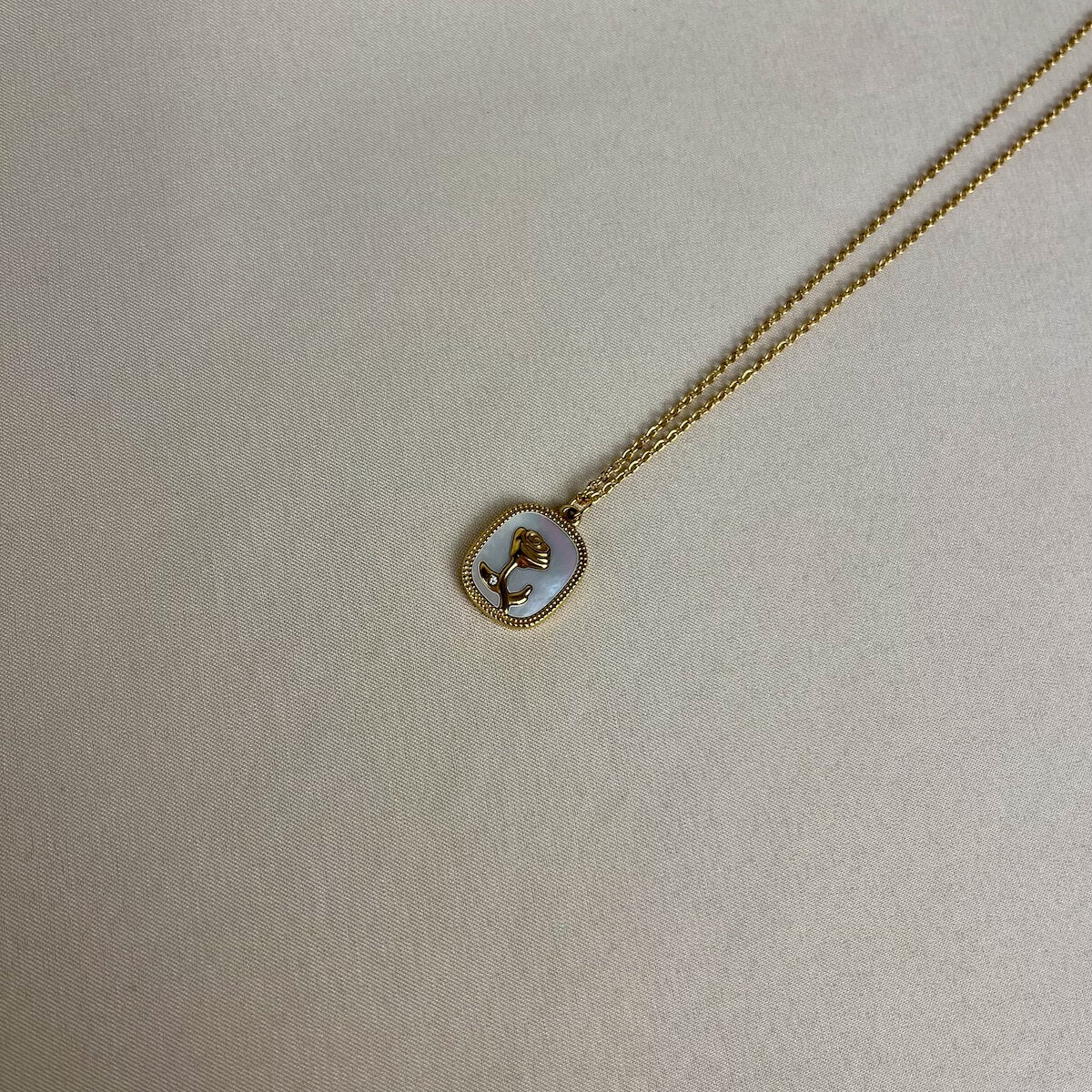 Rosa Emblem Necklace