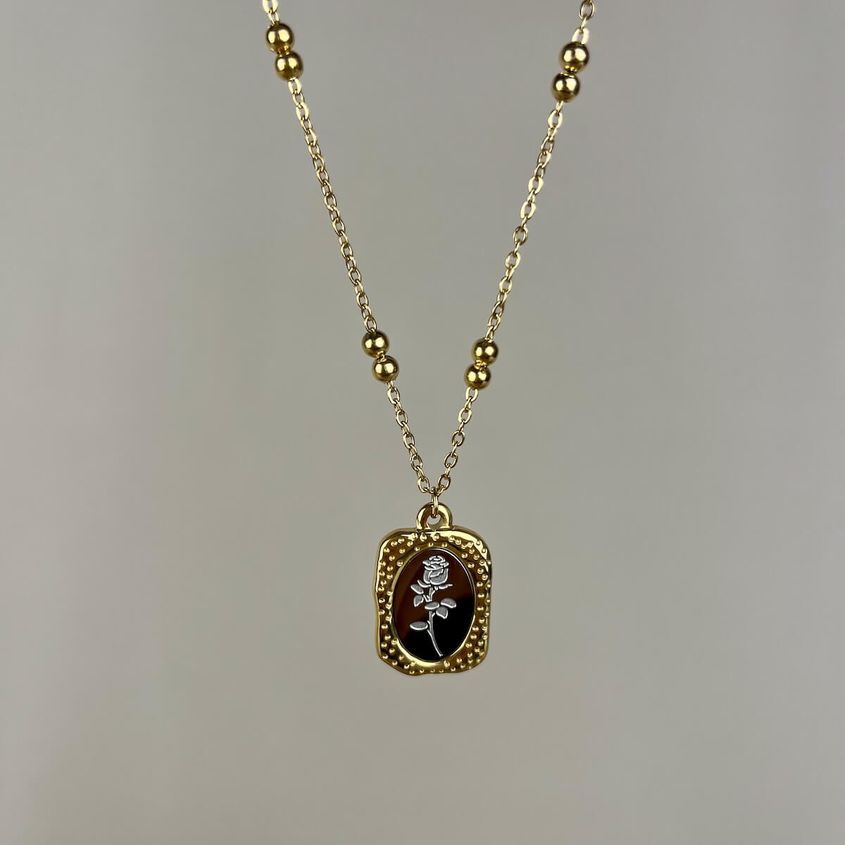 Rosette Amour Necklace