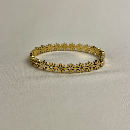 Daisy Bloom Gold Bangle