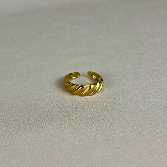 Golden Twist Band Ring