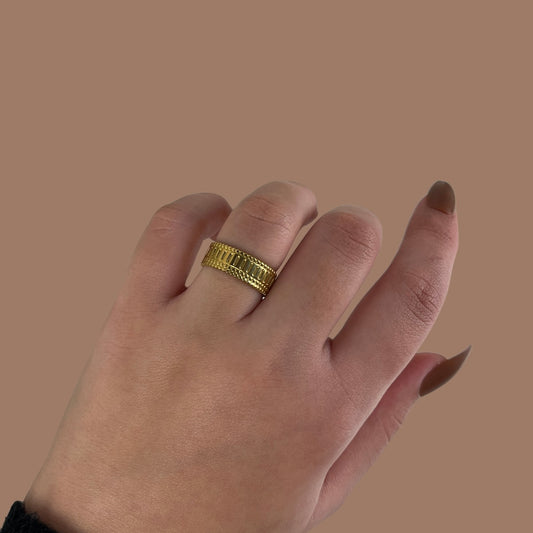 Golden Vertical Bar Ring