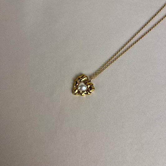 Lustrous Heart Necklace