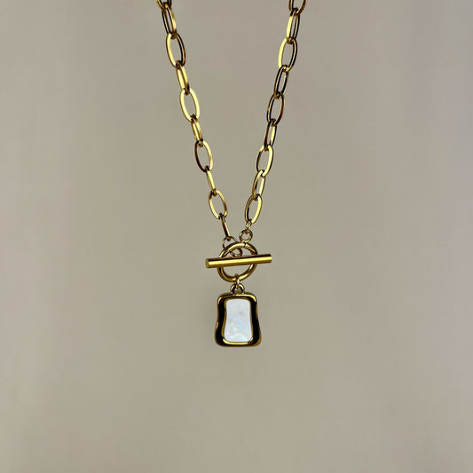 Lustrous Toggle Pearl Necklace