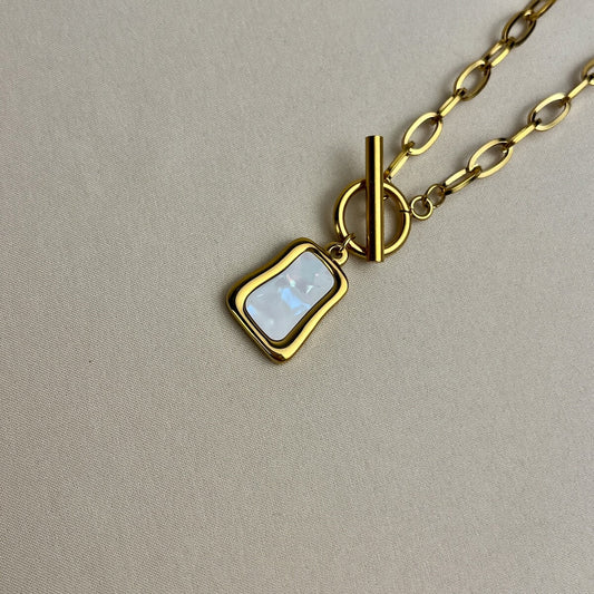 Lustrous Toggle Pearl Necklace