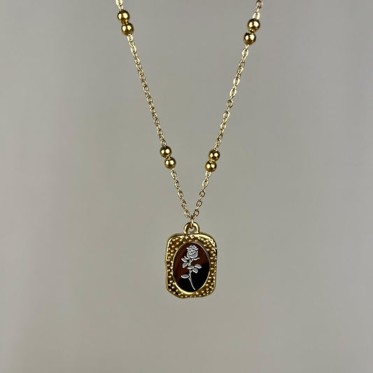 Rosette Amour Necklace